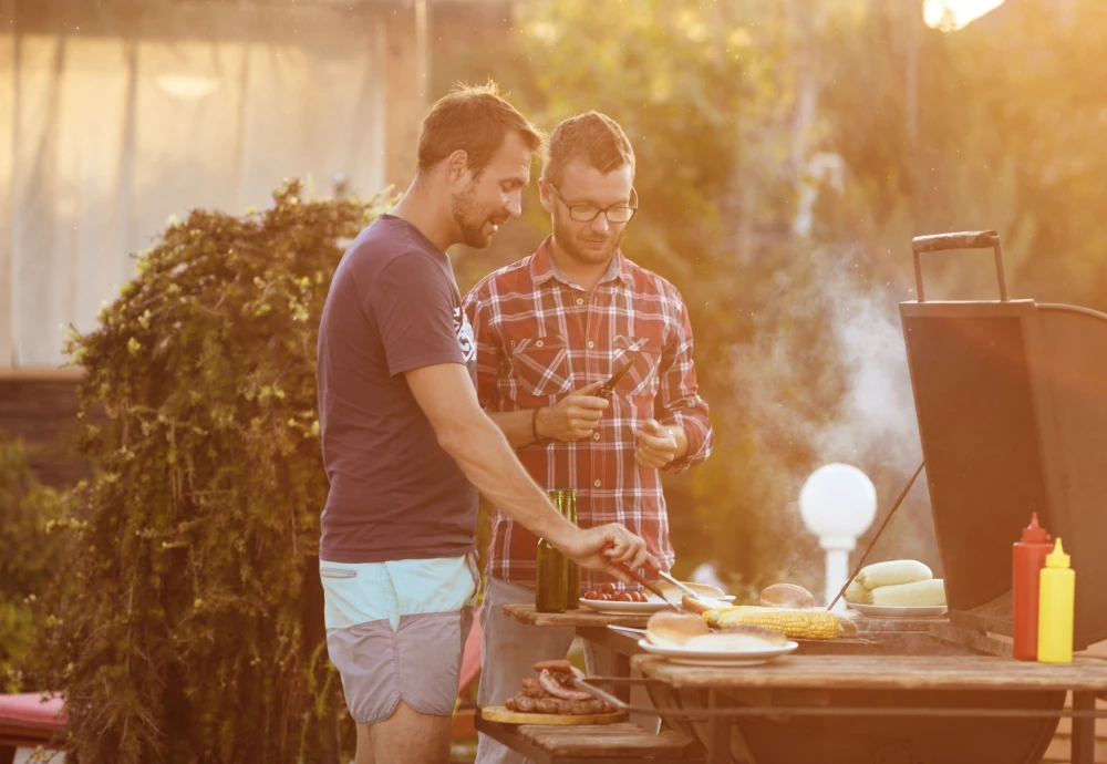 how does wood pellet grill work